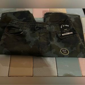 (2) Pairs NWT Art Class Shorts, Boys Size Large